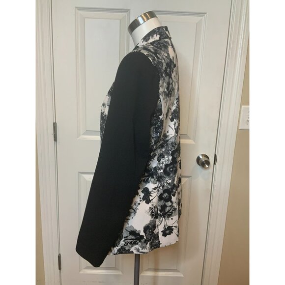 T Tahari Black & White Floral Notch Collar Single Button Blazer, Size 12 - Picture 5 of 10